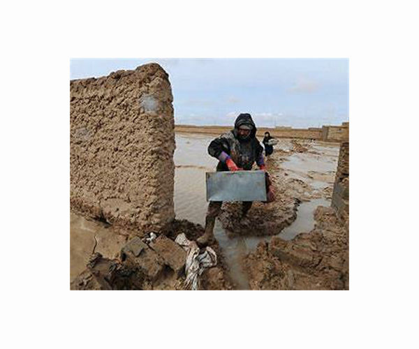 From drought to floods, water extremes drive displacement in Afghanistan