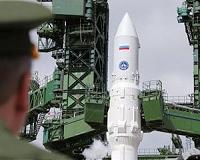 Eco-Friendly 'Angara' Rocket Installed On Plesetsk Launch Pad