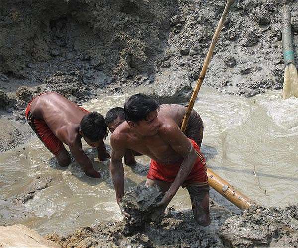 President's push to scrap gold mining ban causes outcry in El Salvador
