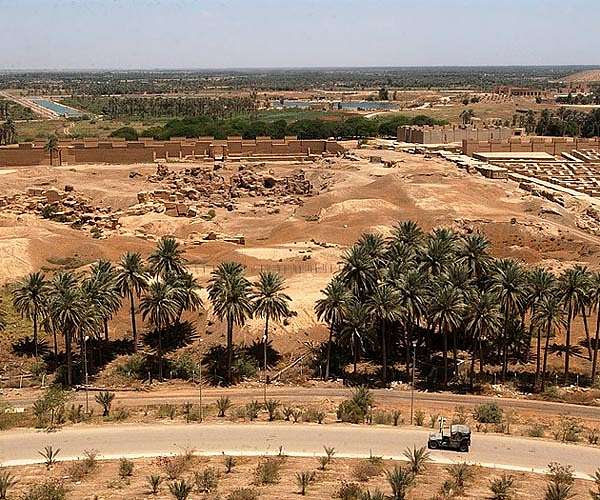 In a 'dangerous' land: tourists trickle back to Iraq