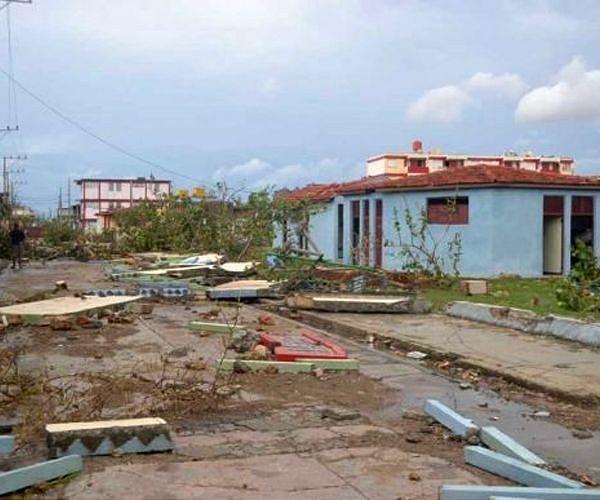 Mexican navy ships arrive with humanitarian aid for Cuba