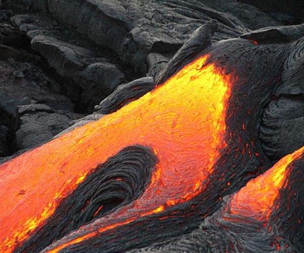 Volcano lava destroys 320 buildings on Spanish island