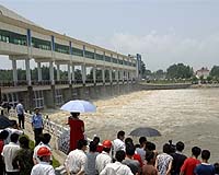 More Misery Forecast For Flood-Hit China As July Toll Hits 127
