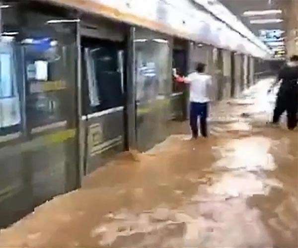 China issues red alert for torrential rain in Beijing