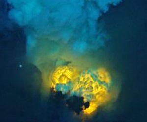 Volcanoes deliver two flavors of water