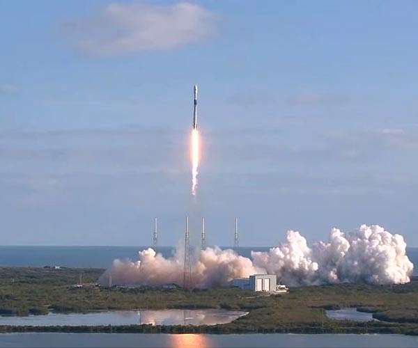 SpaceX rocket deploys record-setting cargo