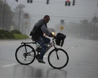 Storm-battered Florida gets ready for Ike