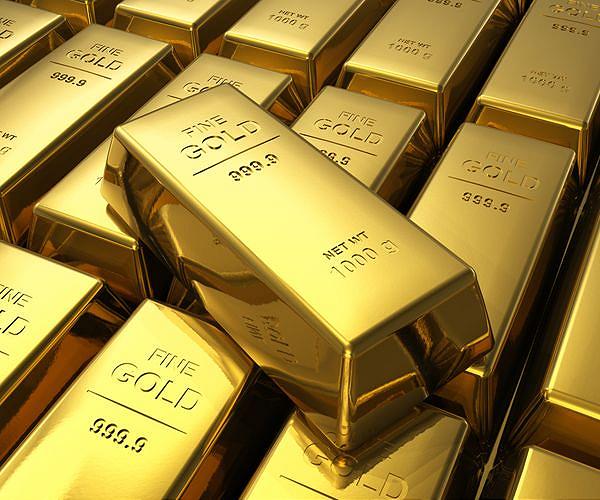 Gold tops $4,000 for first time as traders pile into safe haven