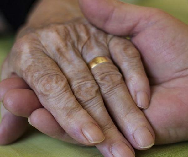 Risk factors for dementia may vary with age