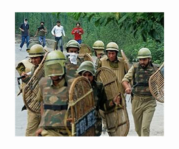Indian army to probe alleged Kashmir civilian deaths in custody