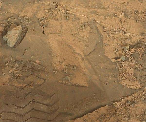 Sols 3371-3373: Some Lucky Breaks at the Prow