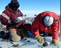 Carbonaceous chondrites shed light on the origins of life in the universe
