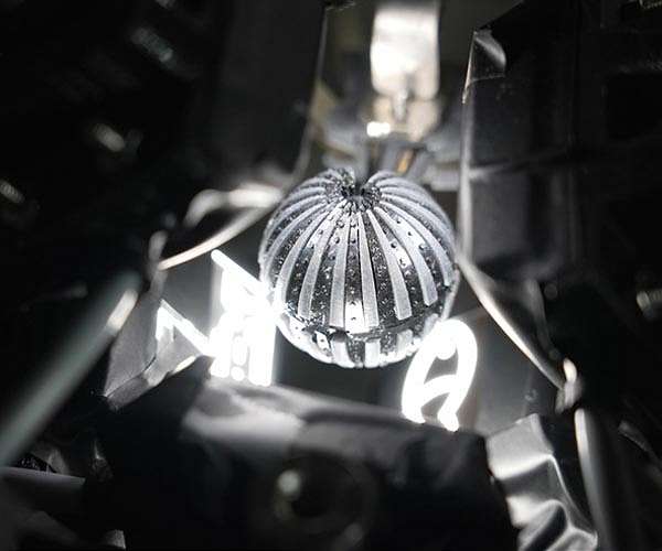 Researchers create the first artificial vision system for both land and water