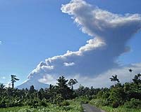 Indonesian Volcano Calms As Hundreds More Evacuated