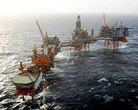 Oil-catching sponge could soak up residue from offshore drilling