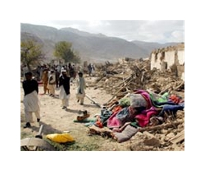 Pakistan quake survivors face long wait for aid