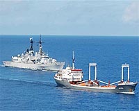 Australia joins fight against piracy off Somalia