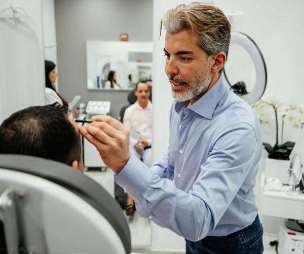 Advancements in AI and Robotics Transform Hair Transplantation
