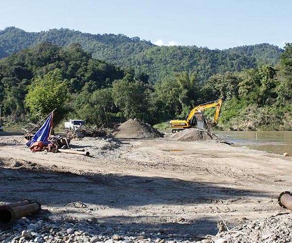 Vietnam police arrest senior official over illicit sand mining