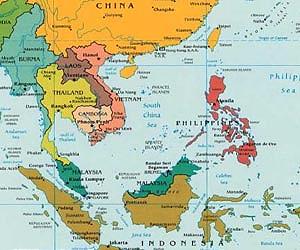 Philippines mulls removing 'Chinese' blocks at shoal