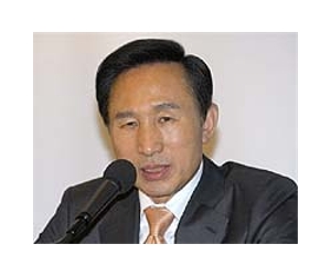 South Korea's Lee apologizes for scandals