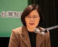 On US stopover, Taiwan leader says Hong Kong an omen