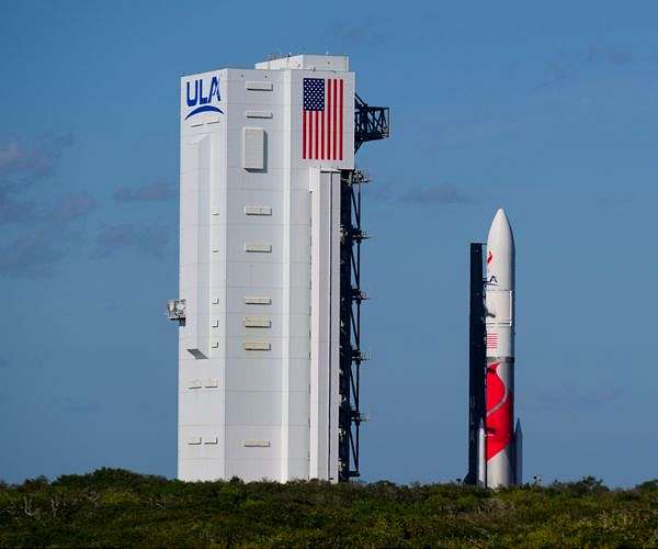 Rocket carrying American lunar lander arrives at launchpad