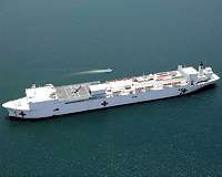 USNS Comfort arrives in N.Y., military mobilizes for COVID-19 fight