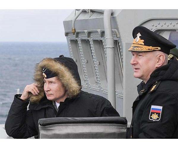 Putin, several African leaders attend Russian naval parade