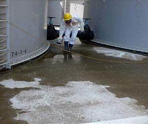 Plastic pad clogs up Fukushima water cleaning system