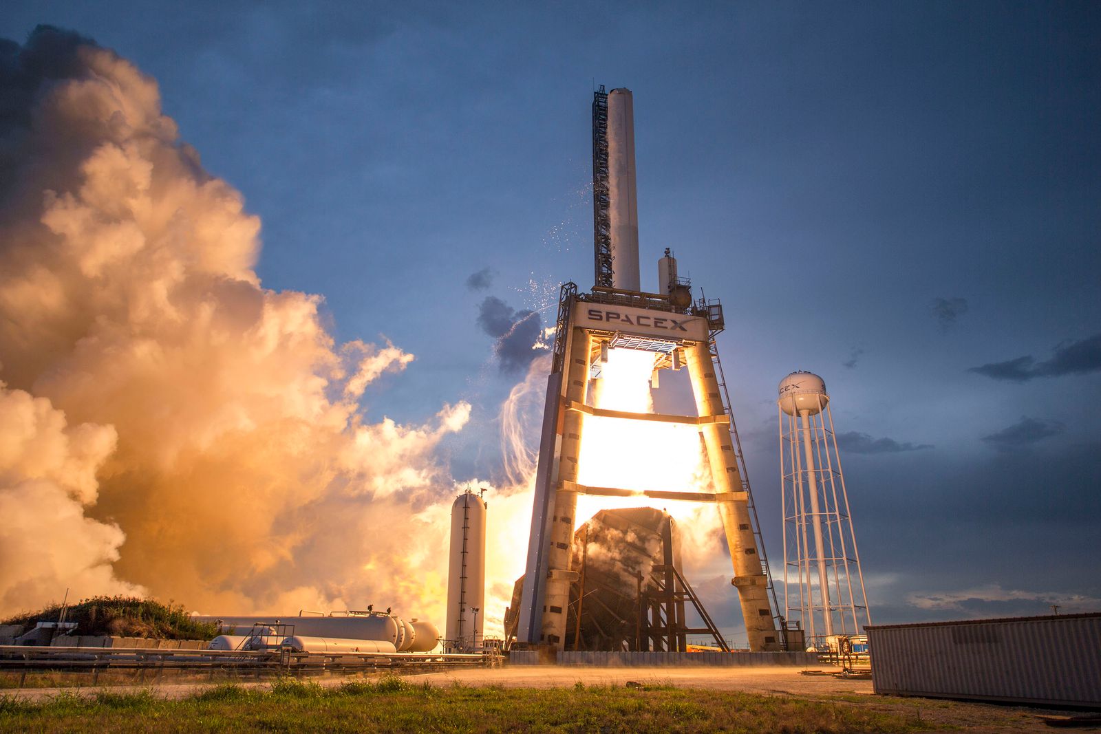 Falcon Heavy night launch